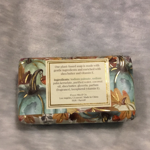 Mia & Co Scented Pumpkin Patch Luxury Soap Bar shea butter vitamin E 10.58oz NWT - Picture 7 of 13